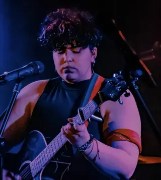 Vocalista femenina busca músicos o banda tributo 13 agosto 2026