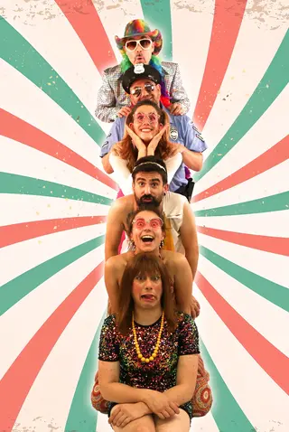 Grupo de versiones con show friki, busca guitarrista  8 julio 2026
