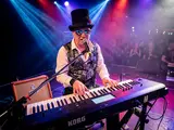 Piano/hammond para directos remunerados se ofrece 22 julio 2026