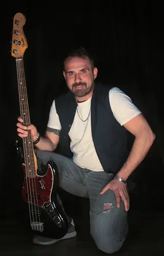 Bajista rock experimentado 15 septiembre 2026