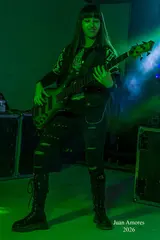 Bajista femenina busca banda de versiones, tributo, orquesta o grupo para eventos 12 octubre 2026
