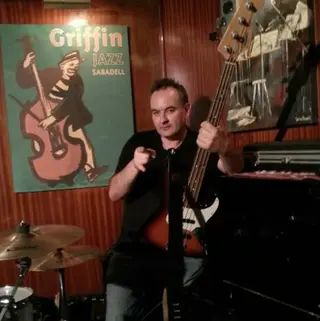 Bajista busca musicos en zona Vinaros 23 octubre 2026